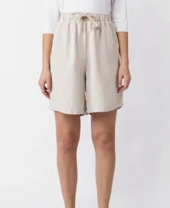 Favi Shorts Women